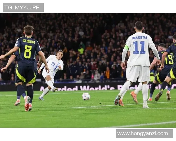 希腊足球明星萨马的辉煌职业生涯与对球队的深远影响分析